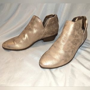 Weimens Charming Charlie ankle boots; US Size 7M;   Gold